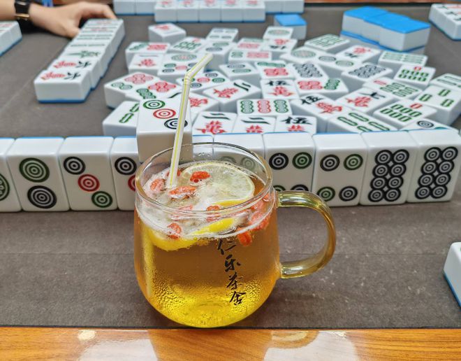 了双11爱上了“老年严选”OG网站这届脆皮年轻人抛弃(图2)