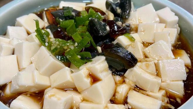 菜不上桌老传统要记牢平安过大年！OG网站年夜饭餐桌上建议这5道(图1)