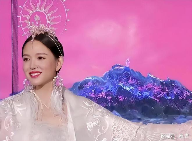 怀孕6个月上春晚站C位真人生赢家OG视讯艳压奚梦瑶拒嫁30亿豪门(图10)